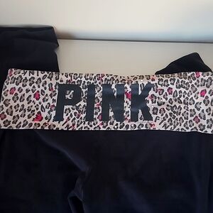 💓Vs PINK Lg Cheetah Foldovers💓